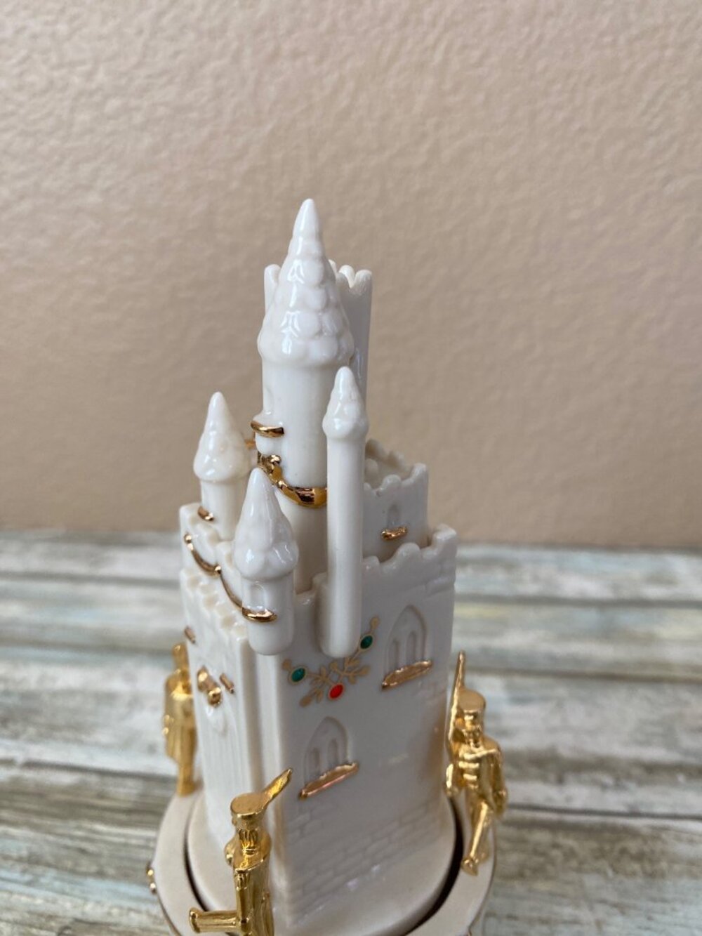 Lenox China Jewels Musical Castle Nutcracker Soldiers Gold Trim -No Box - Picture 12 of 14